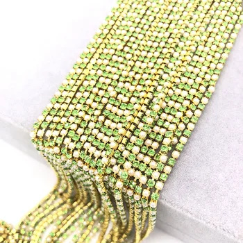 5 metri 2mm Zelta bāzes Gaiši Zaļa stikla, kristāla rhinestones pērles sajauc ar nagiem piešūt kausa ķēdes diy aksesuāri