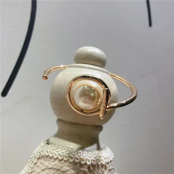 Vienkārši Modes Dizaina Atvēršanas Rokassprādze Imitācijas Pērles Metāla Ģeometriskā Rokassprādze Rokassprādzes Sievietēm Moderns Rotaslietas Puse