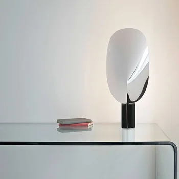 Itālijas Ziemeļvalstu dizaineru modelis telpā, radošās personības izpēte, guļamistaba LED dekoratīvās lapu galda lampa