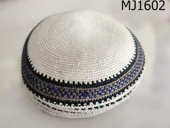 Roku darbs Kippah adīta cepure Ebreju rakstus
