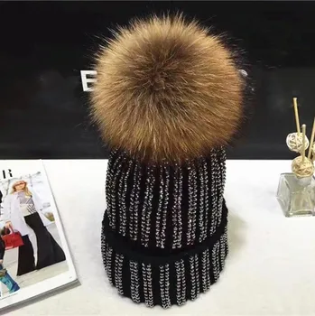 Noņemams Ziemas Siltā Kažokādu Pom pom Adītas Cepures Sieviešu Roku darbs Svītrainām Rhinestone Kauli Skullies Beanie Ar 15cm Kažokādu Bumbu