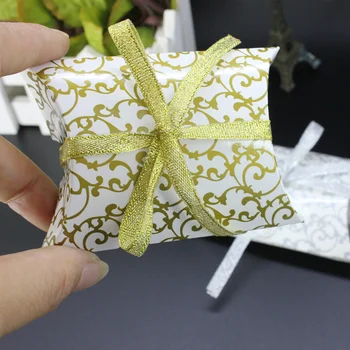 100gab Kāzu konfekšu kastes Eiropas spilvens konfekšu kaste personības mazo papīra iepakojuma kārbas spilvens drukāšana, iepakošanas soma