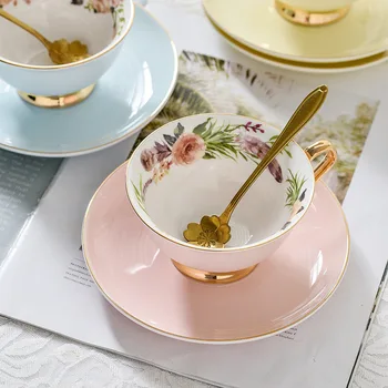 Keramikas kafijas tasi set Eiropas izsmalcinātu zelta loka krāsu glazētas kafijas tase un apakštase pēcpusdienas tējas tasi ziedu tējas tase