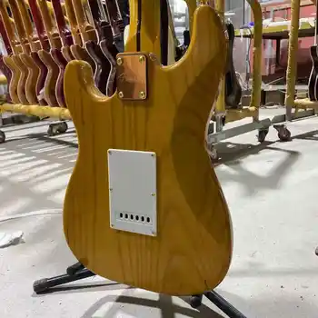 ST elektriskā ģitāra Zelta aparatūras Pelnu ģitāra ķermeni Bezmaksas piegāde