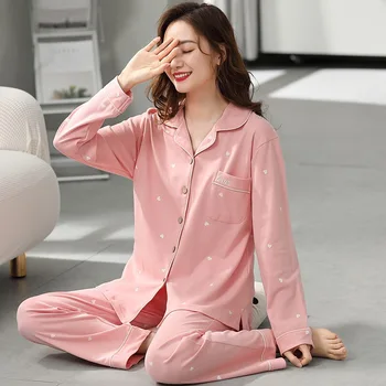 Ir 2021. Spring & Autumn Dāmas Tīrtoņa Krāsu Pidžamas Komplekts Komfortu Zaudēt Pilnu Kokvilnas Savukārt Apkakle Sleepwear Sirds Iespiesti Homewear