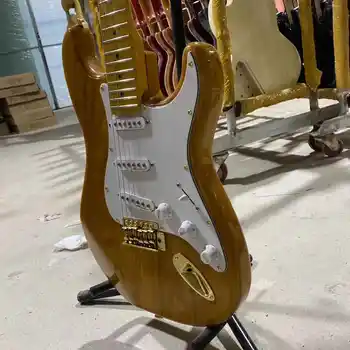 ST elektriskā ģitāra Zelta aparatūras Pelnu ģitāra ķermeni Bezmaksas piegāde