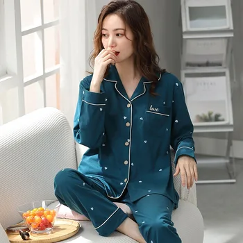 Ir 2021. Spring & Autumn Dāmas Tīrtoņa Krāsu Pidžamas Komplekts Komfortu Zaudēt Pilnu Kokvilnas Savukārt Apkakle Sleepwear Sirds Iespiesti Homewear